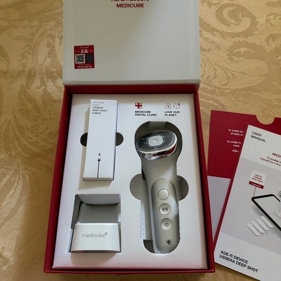 Medicube Ussera Deep Shot device - Picture 2 of 4